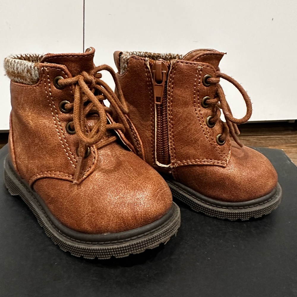 Wonder nation baby boots size 4